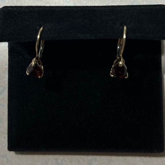 Elegant garnet 14k gold Earrings - Picture 3 of 5